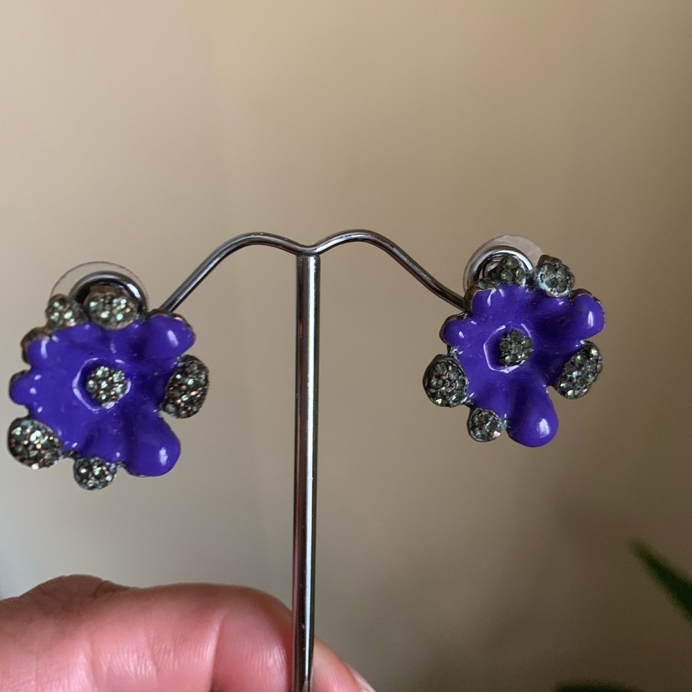 Women’s Purple flower enamel stud earrings